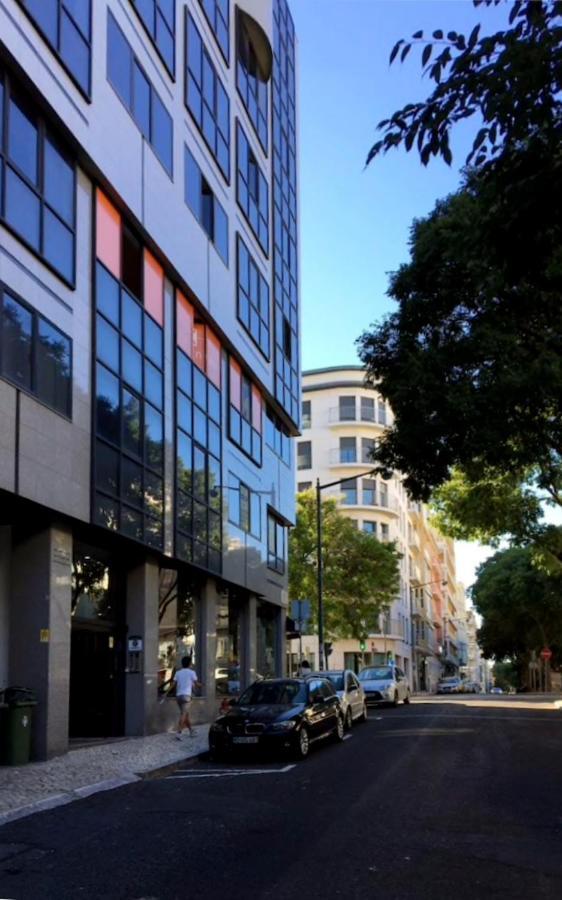 Gaze Out At The City In A Retro-Chic Getaway Lisboa Exterior foto