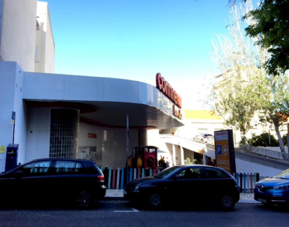 Gaze Out At The City In A Retro-Chic Getaway Lisboa Exterior foto