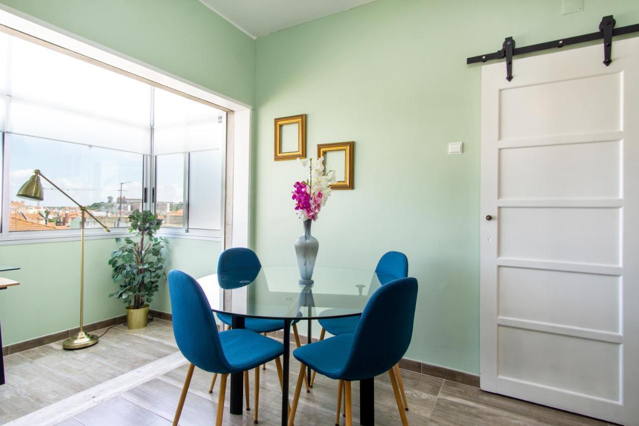 Gaze Out At The City In A Retro-Chic Getaway Lisboa Exterior foto