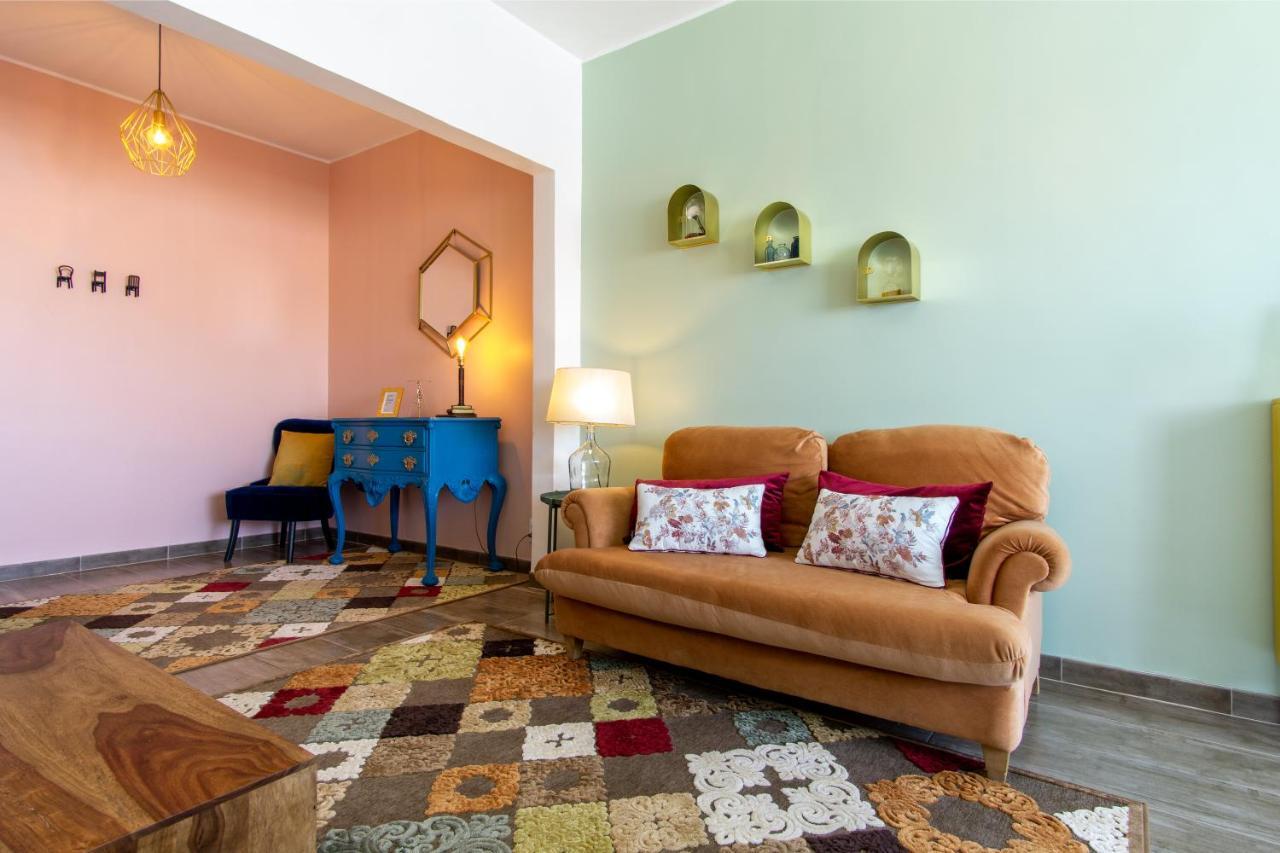 Gaze Out At The City In A Retro-Chic Getaway Lisboa Exterior foto